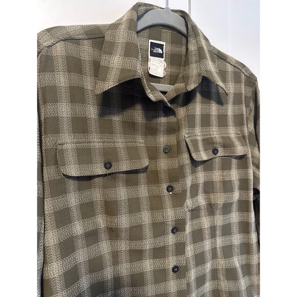 54. The North Face women's shirt; size Large - Picture 1 of 5